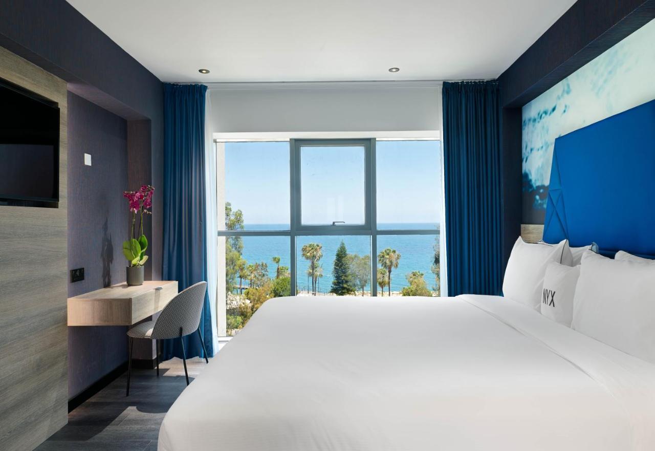 Space Executive Room Front Sea View Lounge Access