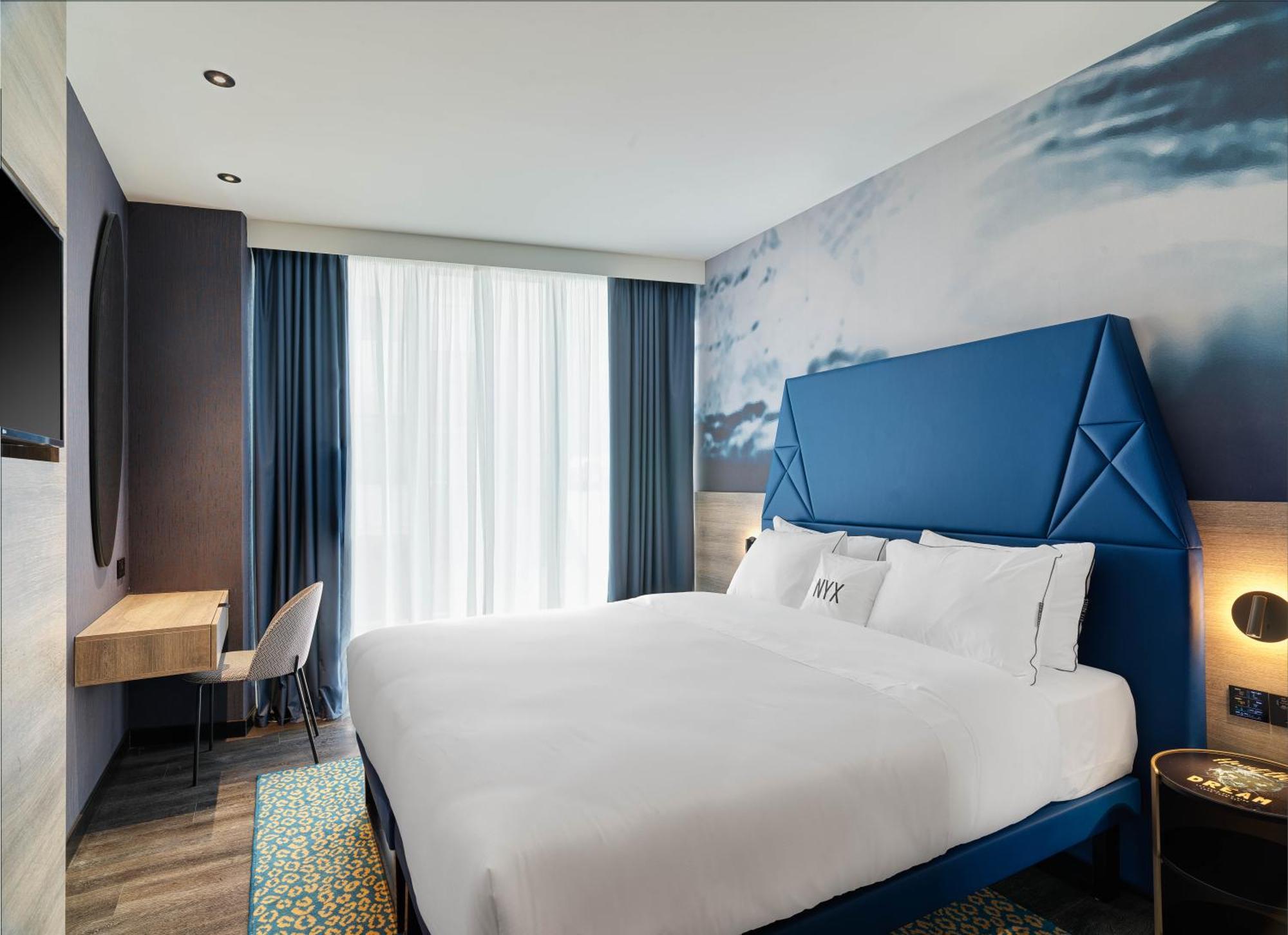 Design Double Star Partial Sea View
