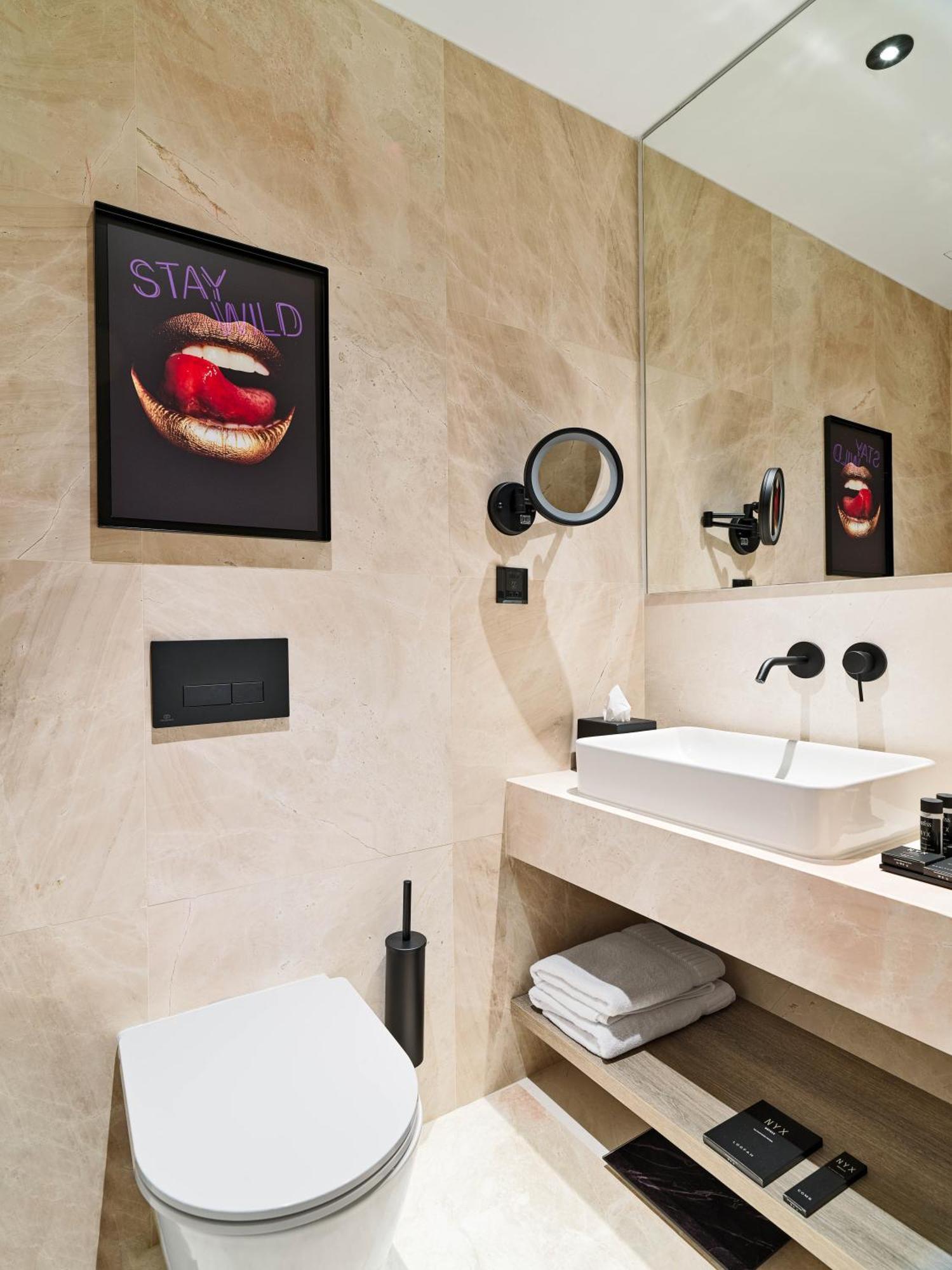 Superior Room Down to Earth