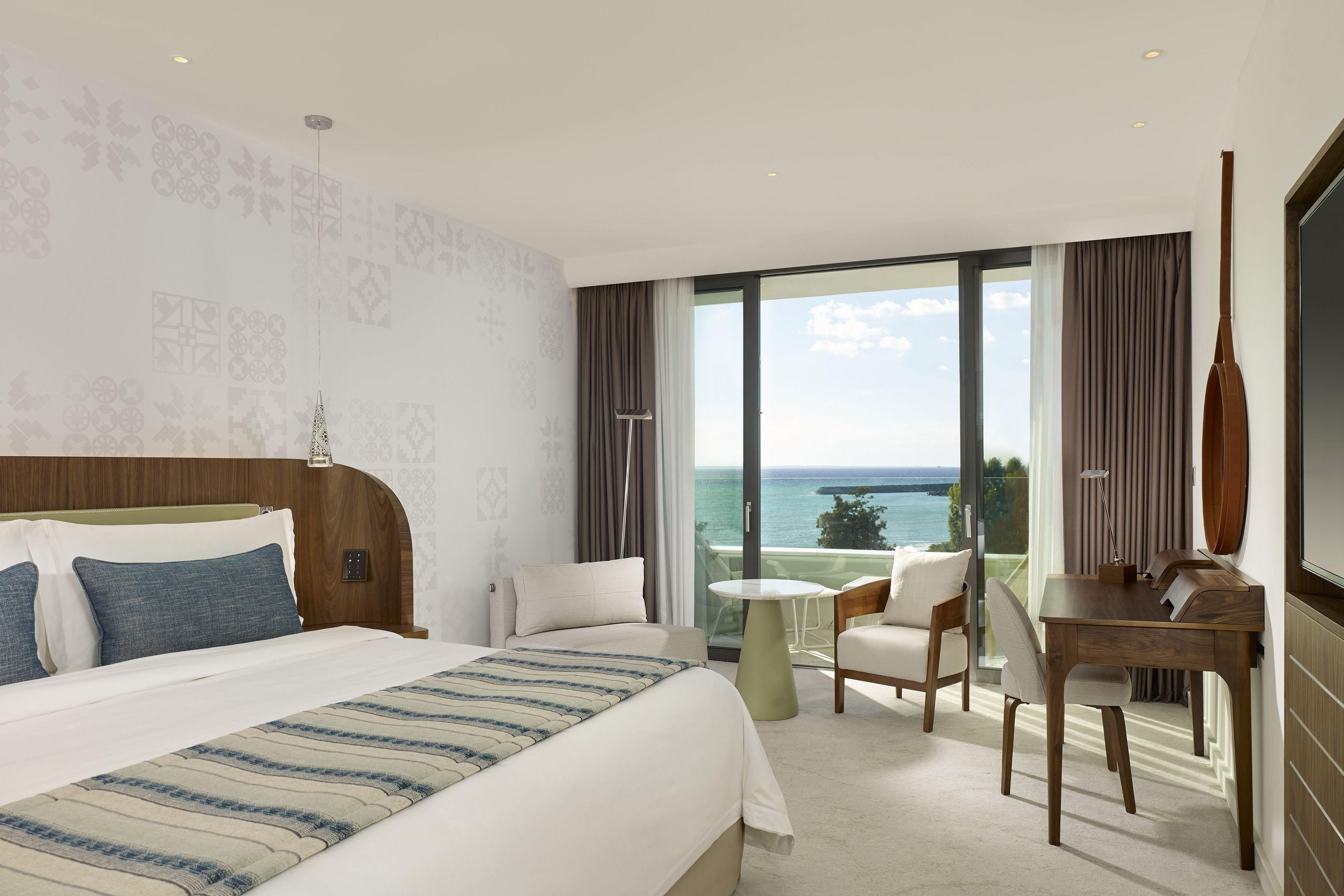 Deluxe Sea View, Larger Guest room, 1 King, Sofa bed,1706494852:JPEG
