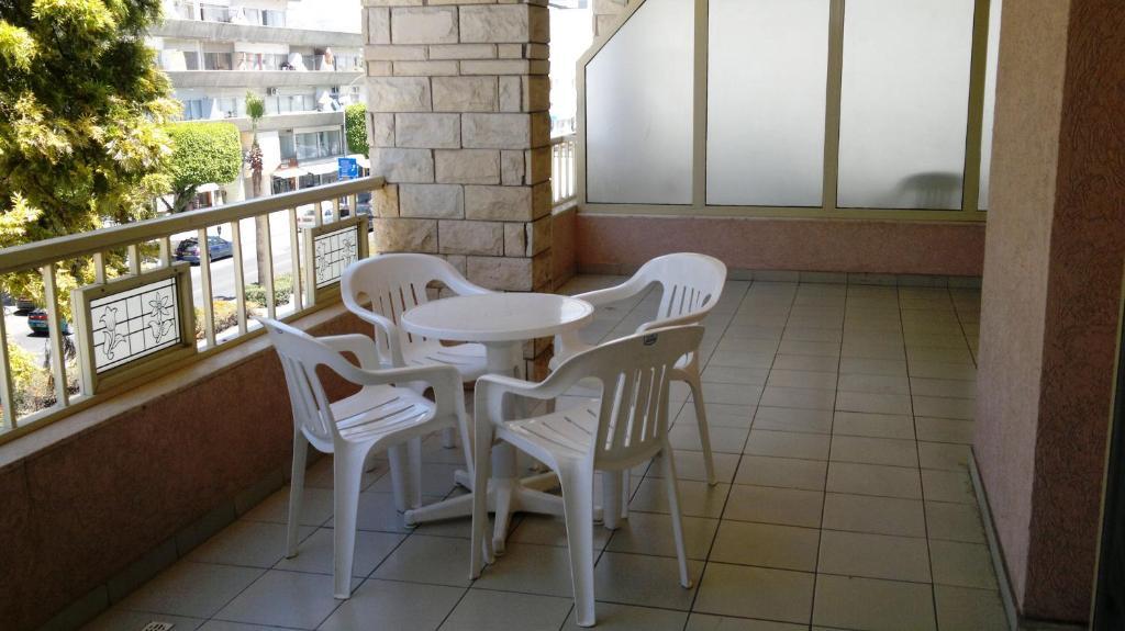 One-Bedroom Apartment,58450282:JPEG