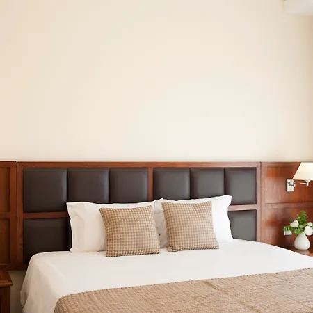 Ajax Hotel-2